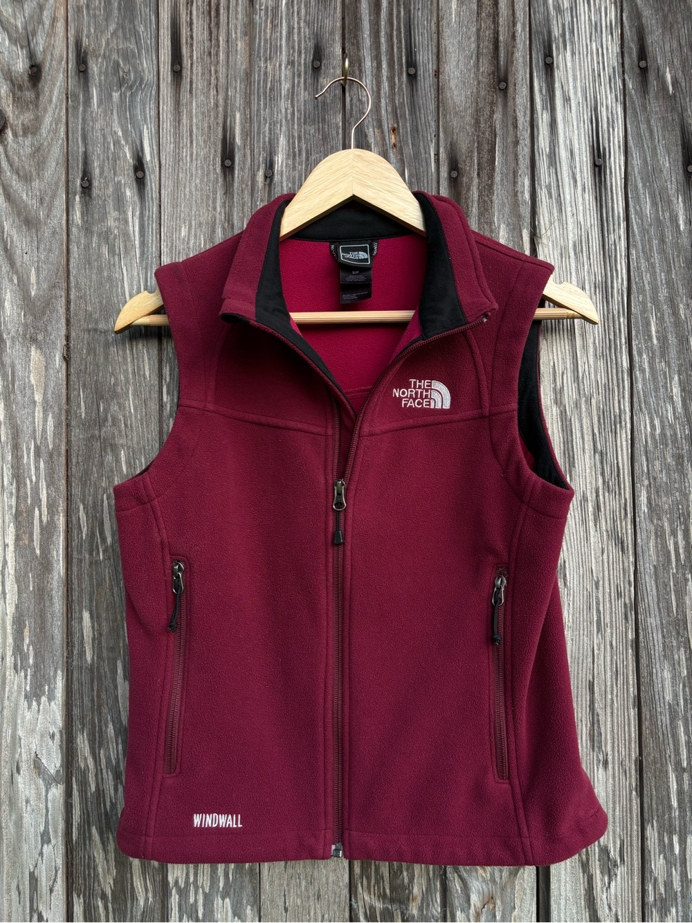 The North Face Women's Burgundy WindWall Fleece Vest size small